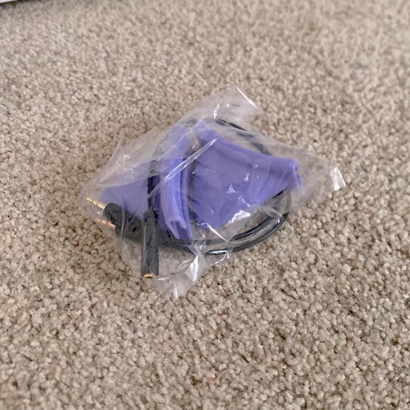 I am selling a Somic Gaming Headset. Has 40mm, omnidirectional mic. - Picture 3 of 5